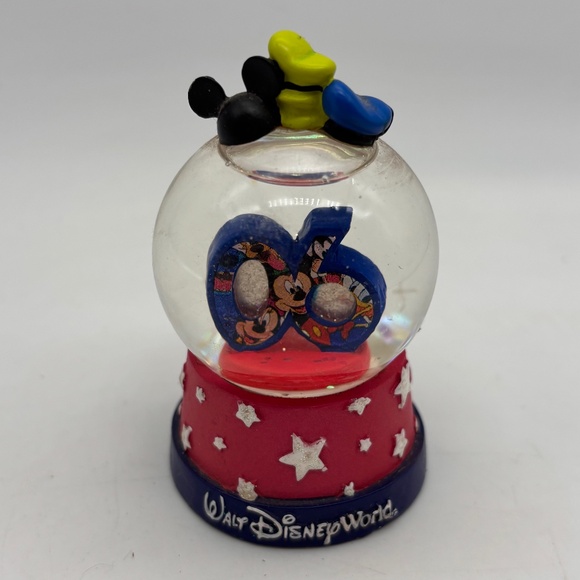 Disney Parks Walt Disney World WDW '06 Collectible Character Mini Snow Globe - Picture 1 of 9